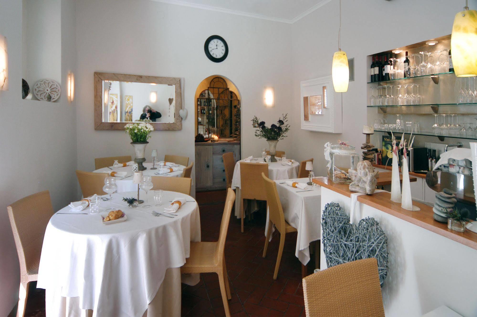 Locanda Di Mirandolina Toscânia Exterior foto