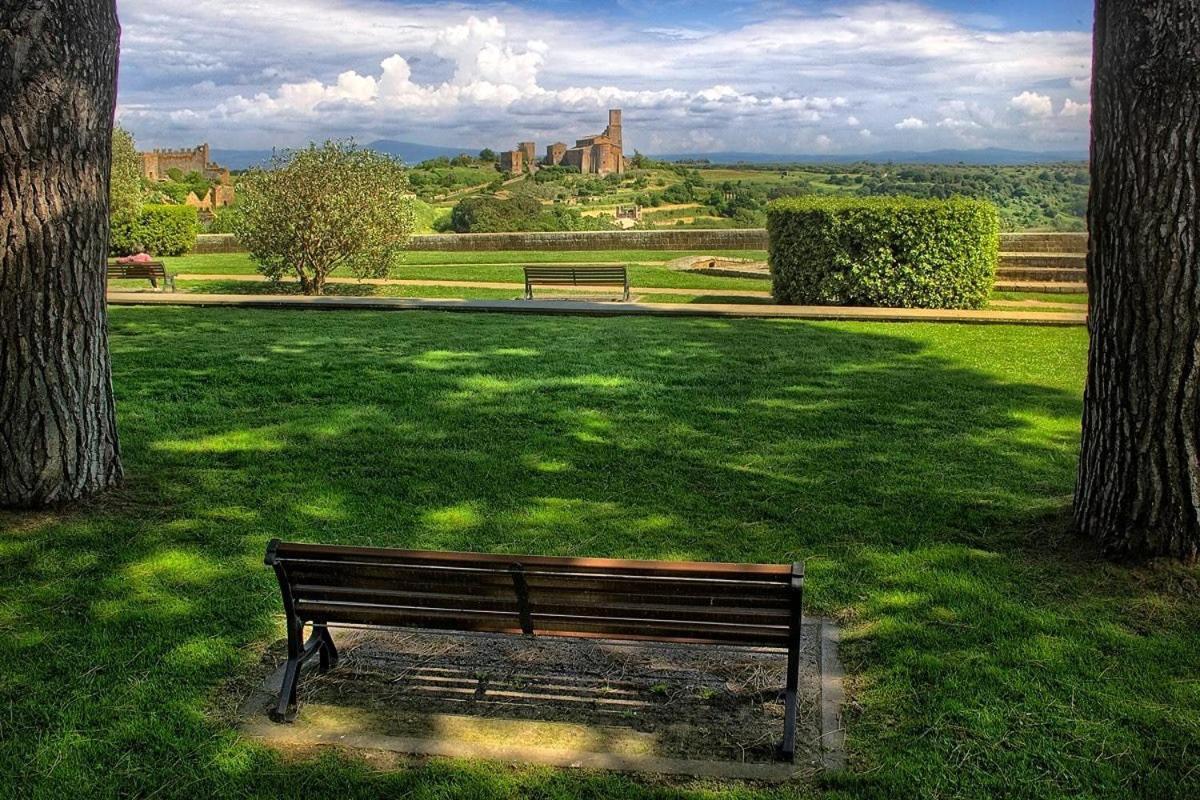 Locanda Di Mirandolina Toscânia Exterior foto